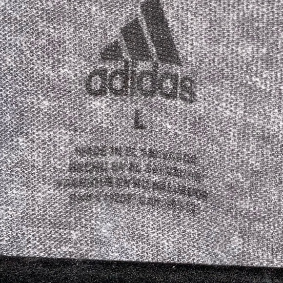 Adidas Thunder V Neck The Finals Gray Short Sleeve Tee Shirt - Picture 3 of 3